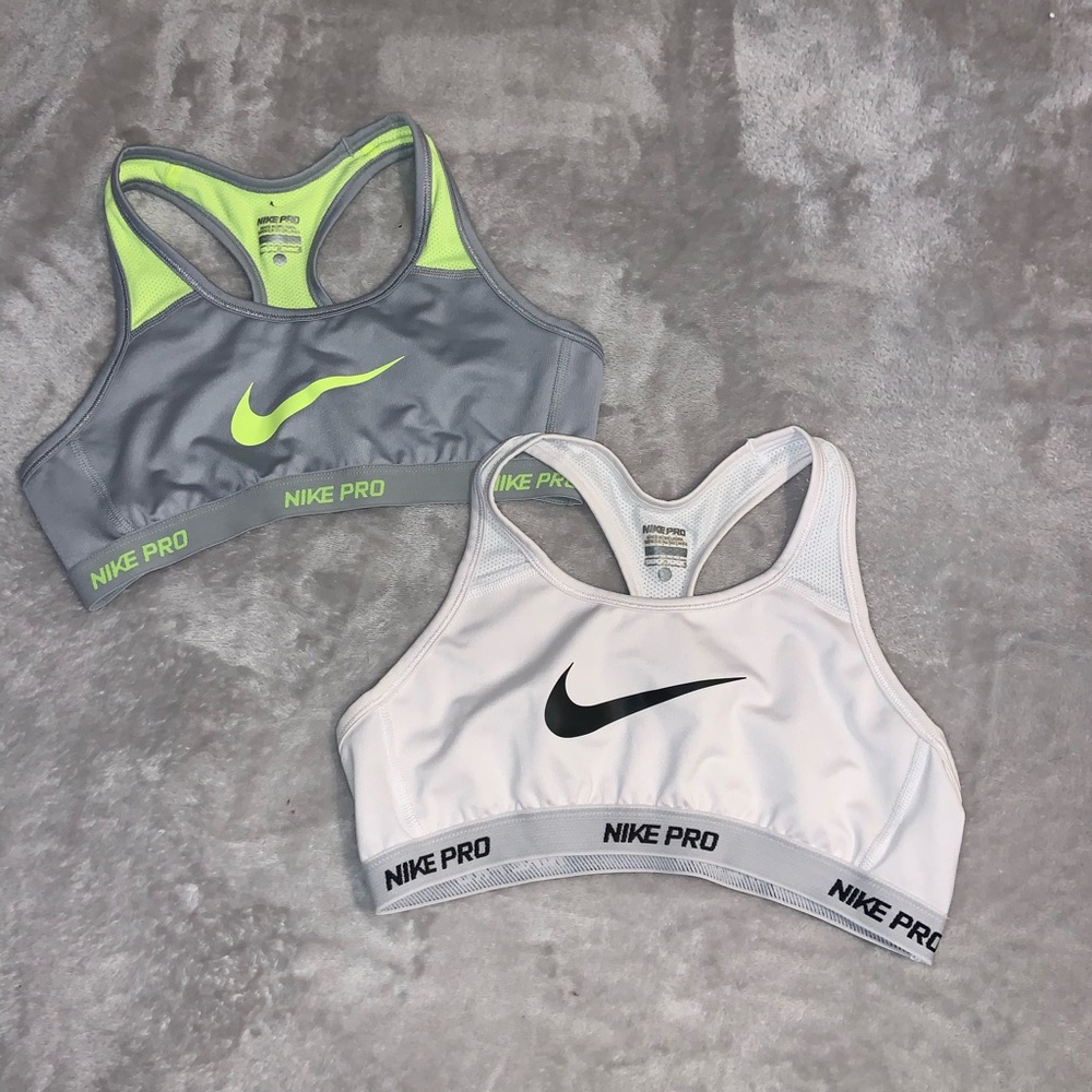 2 nike sports bras